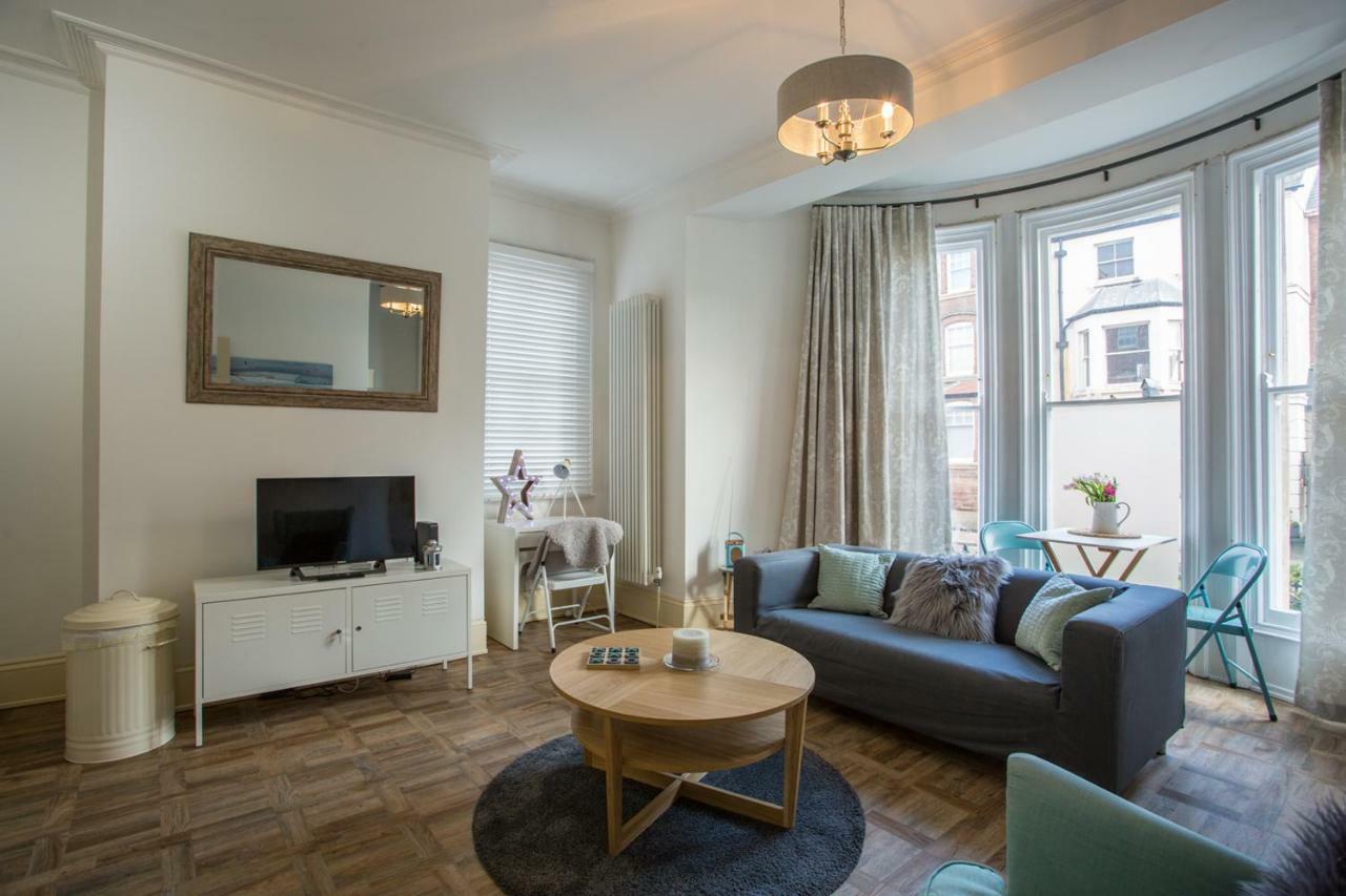 Stylish Apartment Close To Gloucester Quays & Docks Exterior foto