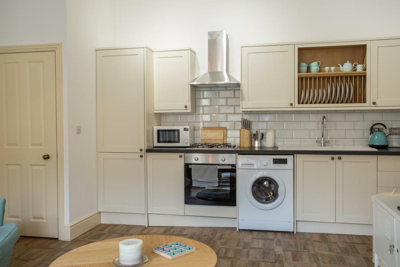 Stylish Apartment Close To Gloucester Quays & Docks Exterior foto